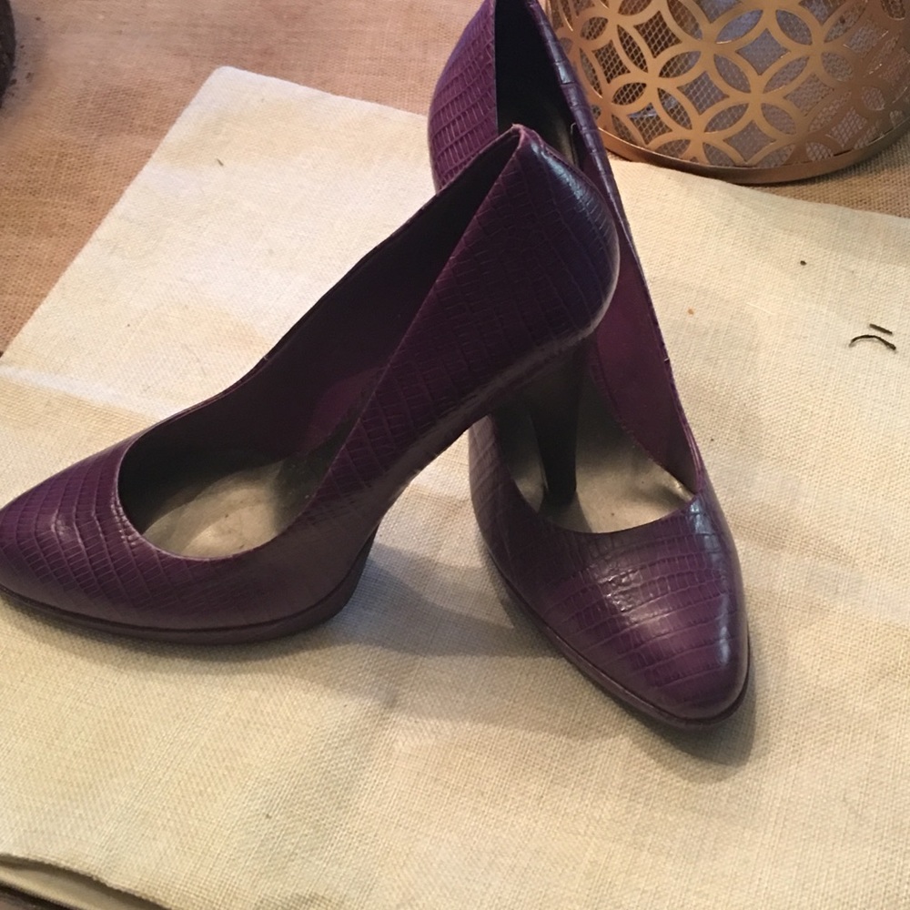 Nine West purple heels as 10